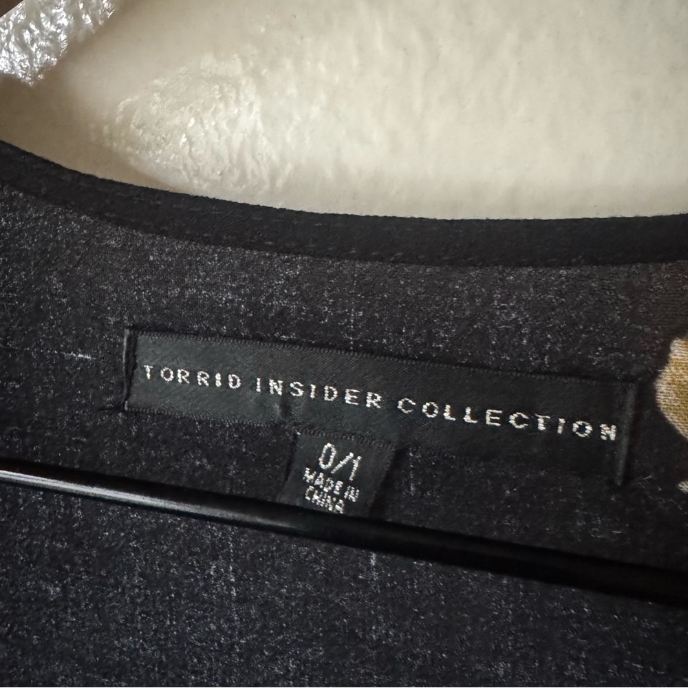 Torrid | Insider Floral Fringe Kimono - Picture 3 of 8